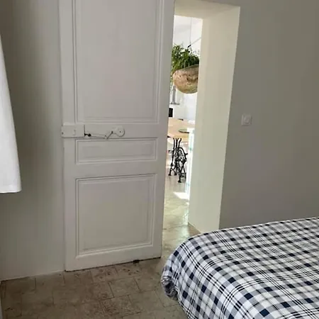 Apartment La Provence Centre Ville, Piscine, Jardin, Terrasse Nimes