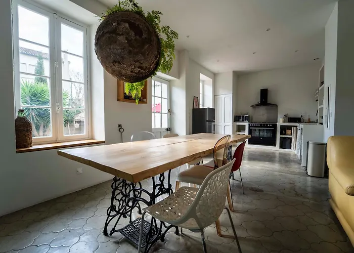 Apartament La Provence Centre Ville, Piscine, Jardin, Terrasse Nîmes